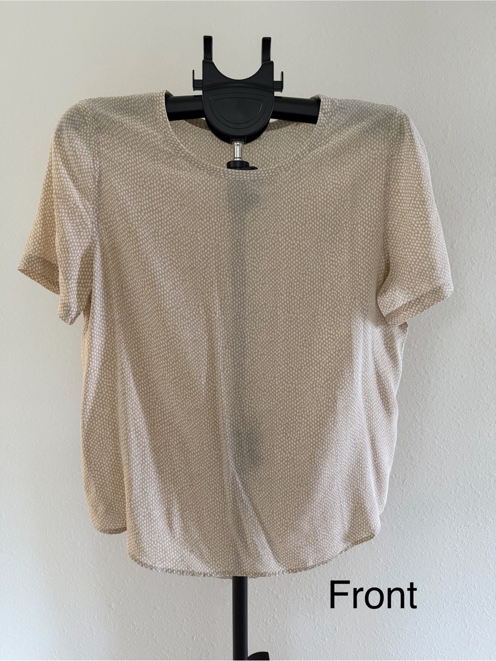 Equipment Femme Silk Blouse Short Sleeve Women’s Beige & White Microdot Size Med